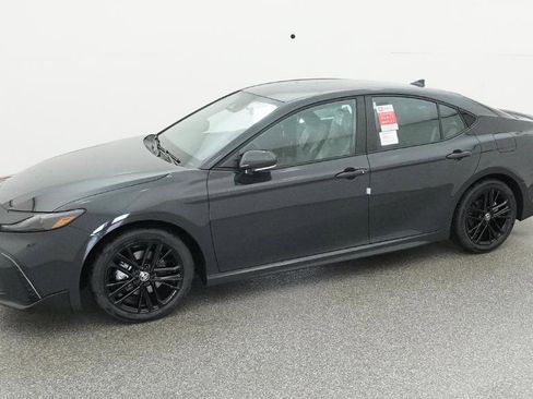 New 2026 Toyota Camry SE image 5