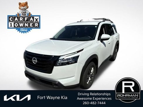 Used 2025 Nissan Pathfinder SV w/ Black Appearance Package AWD/4WD image 1
