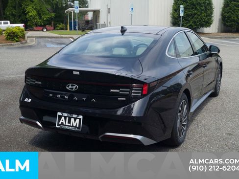 Used 2025 Hyundai Sonata Limited FWD image 6