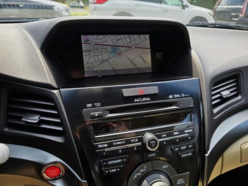Used 2013 Acura ILX w/ Technology Package FWD image 18