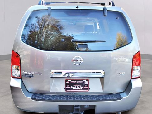 Used 2006 Nissan Pathfinder SE w/ (P01) Se Premium Pkg image 3