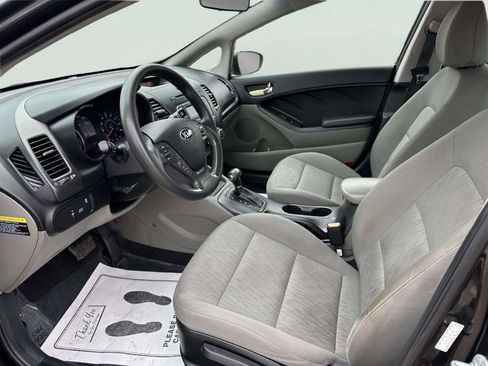 Used 2015 Kia Forte LX image 9