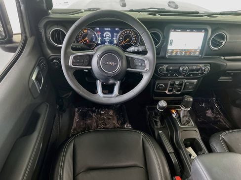 Used 2023 Jeep Wrangler Unlimited Sahara AWD/4WD image 21