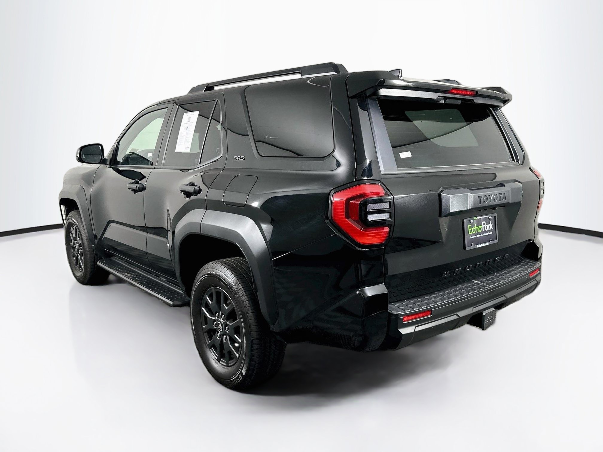 Used 2025 Toyota 4Runner SR5 AWD/4WD image 5