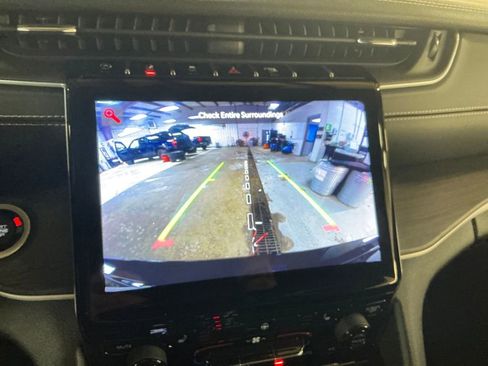 Used 2023 Jeep Grand Cherokee L Limited image 22