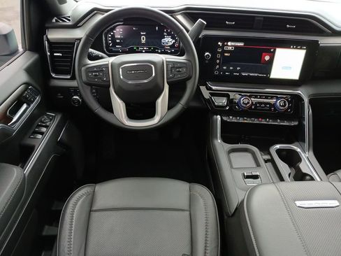 Used 2025 GMC Sierra 2500 Denali w/ Technology Package image 12