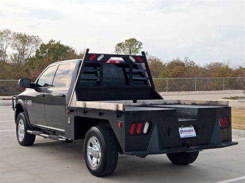 Used 2018 RAM 2500 Tradesman w/ Chrome Appearance Group image 5