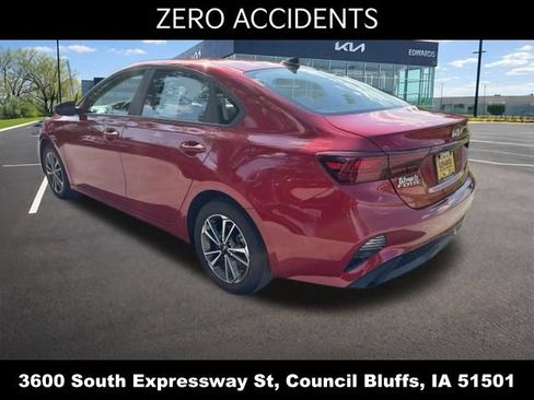 Used 2023 Kia Forte LXS w/ LXS Technology Package FWD image 6