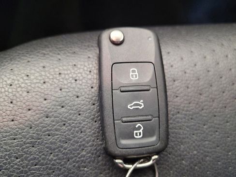 Used 2014 Volkswagen Passat 1.8T Wolfsburg Edition FWD image 32