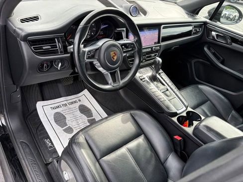 Used 2021 Porsche Macan w/ Premium Package AWD/4WD image 23