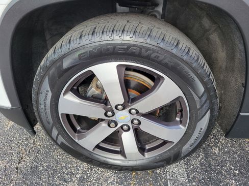 Used 2020 Chevrolet Traverse LT w/ LT Premium Package AWD/4WD image 17