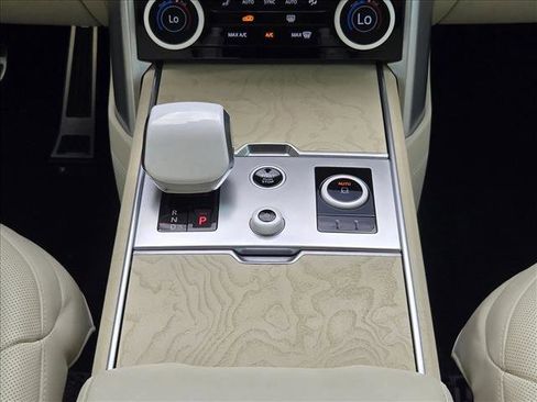 Used 2023 Land Rover Range Rover SV image 12