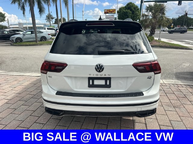 Certified 2024 Volkswagen Tiguan SE R-Line FWD image 7