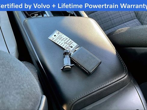 Used 2022 Volvo XC60 B5 Momentum image 13