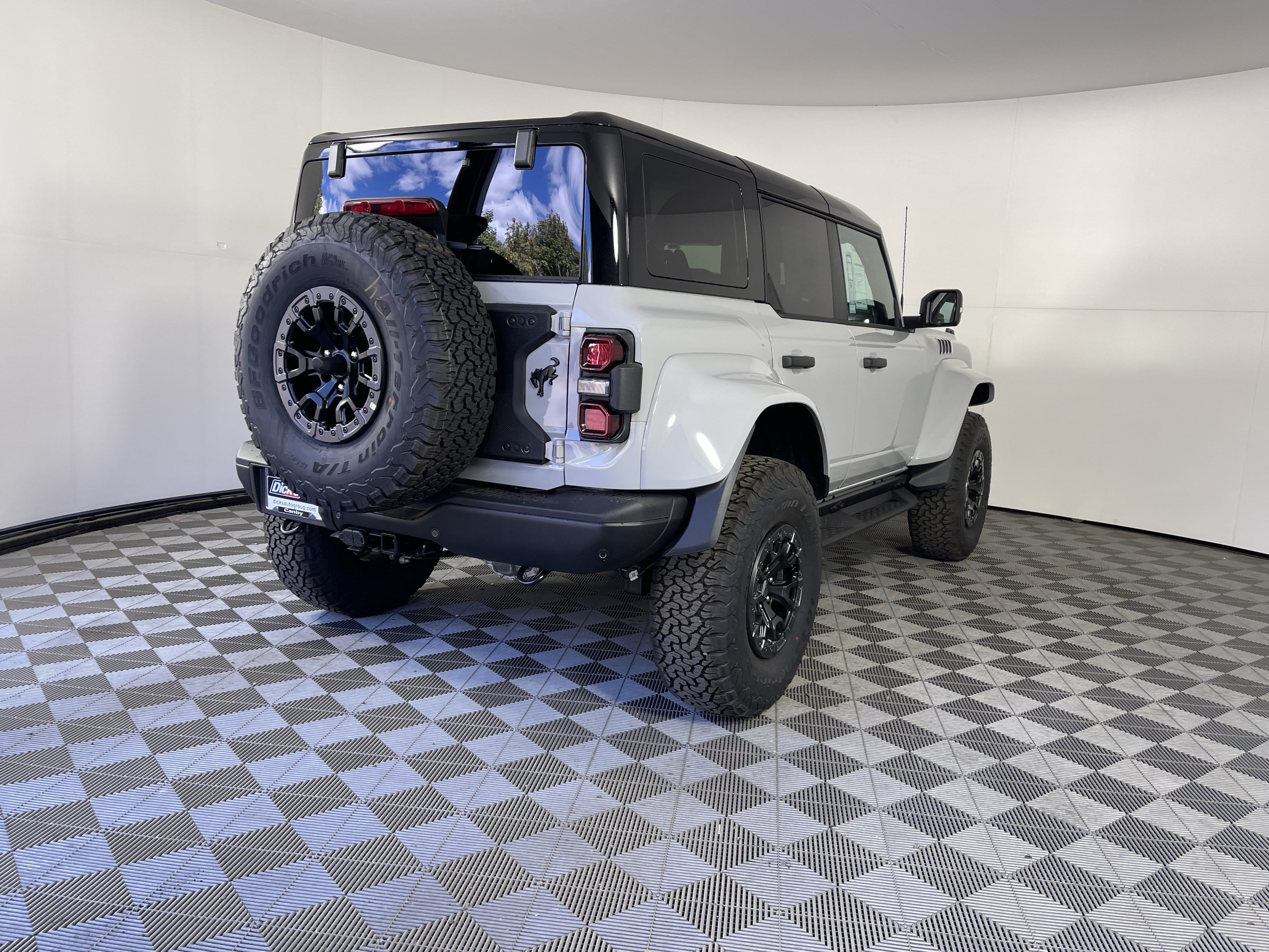 New 2026 Ford Bronco Raptor w/ Interior Carbon Fiber Pack AWD/4WD image 5