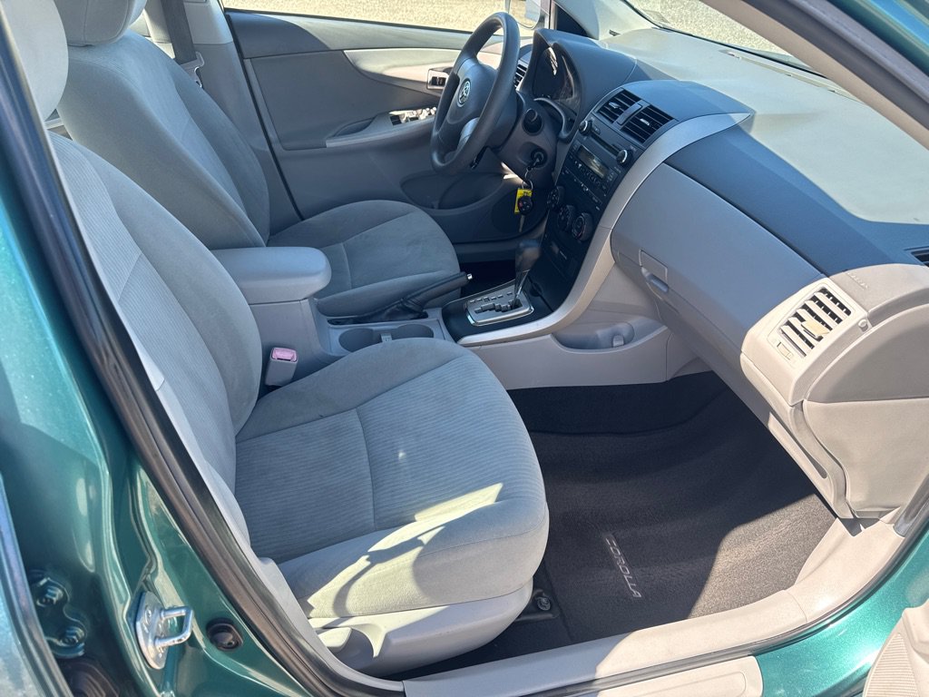 Used 2010 Toyota Corolla LE w/ All Weather Guard Pkg FWD image 25