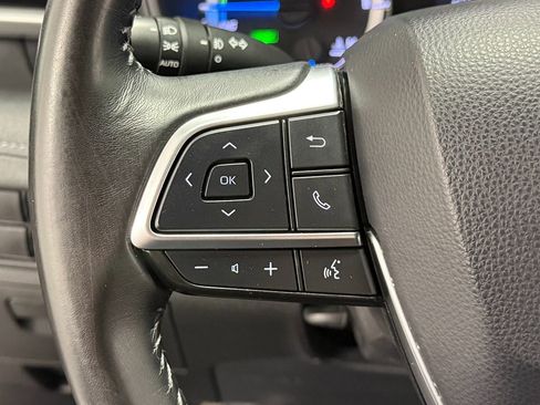 Used 2021 Toyota Highlander LE image 18