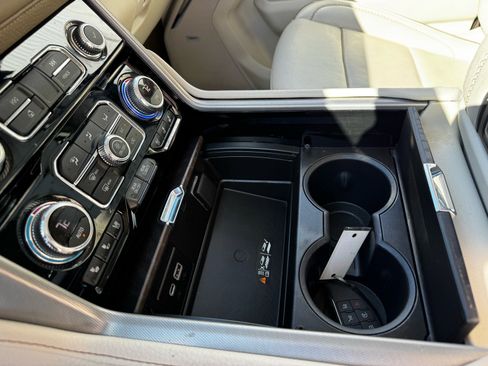 Used 2022 GMC Yukon XL Denali w/ Advanced Technology Package image 25