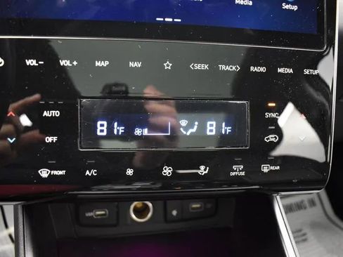 Used 2024 Hyundai Tucson Limited image 34