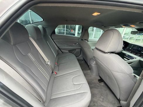 Used 2023 Hyundai Elantra Blue FWD image 13
