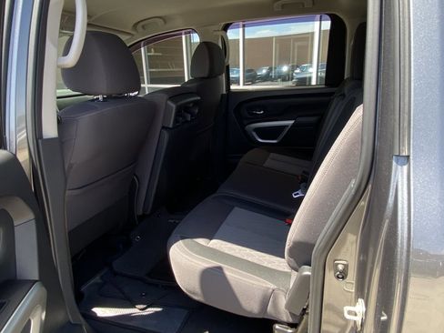 Used 2021 Nissan Titan SV w/ Accessory Utility Package image 17