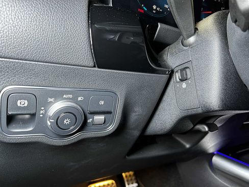 Used 2023 Mercedes-Benz GLA 250 4MATIC image 26