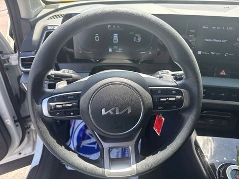 Certified 2023 Kia Sportage LX AWD/4WD image 17