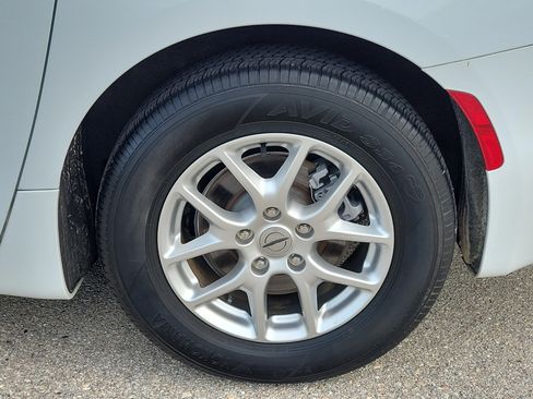 Used 2023 Chrysler Pacifica Touring-L FWD image 11