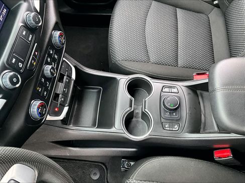 Used 2023 GMC Terrain SLE w/ Driver Convenience Package image 19