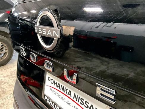 Certified 2023 Nissan Rogue SV image 31