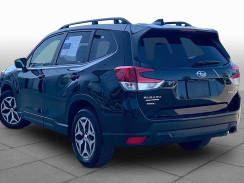 Used 2023 Subaru Forester Premium AWD/4WD image 12