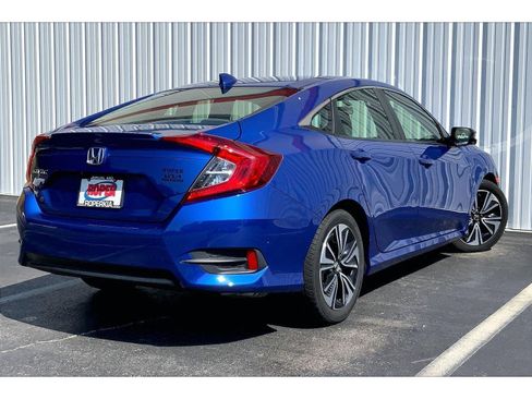 Used 2018 Honda Civic EX-T image 10