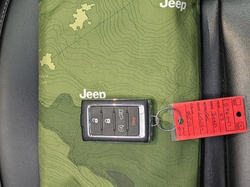 Used 2023 Jeep Grand Cherokee 4WD 4xe image 17