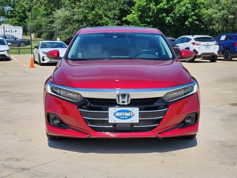 Used 2021 Honda Accord Touring image 2