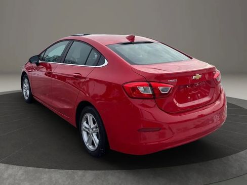 Used 2017 Chevrolet Cruze LT w/ Convenience Package FWD image 5