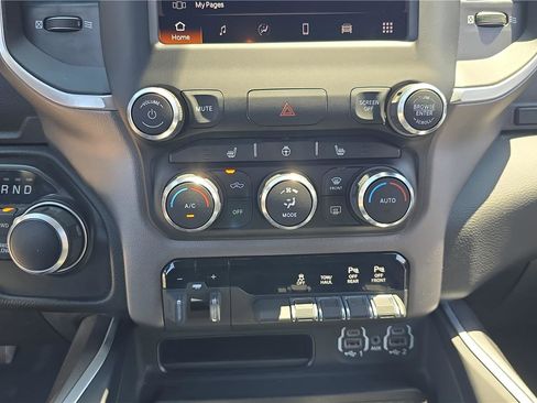 Used 2022 RAM 1500 Big Horn AWD/4WD image 22