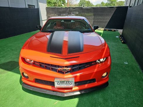 Used 2010 Chevrolet Camaro SS w/ LPO, Ground Effects Package RWD image 11