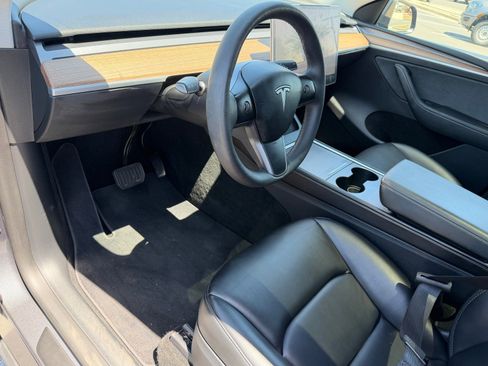 Used 2023 Tesla Model Y Long Range AWD/4WD image 14