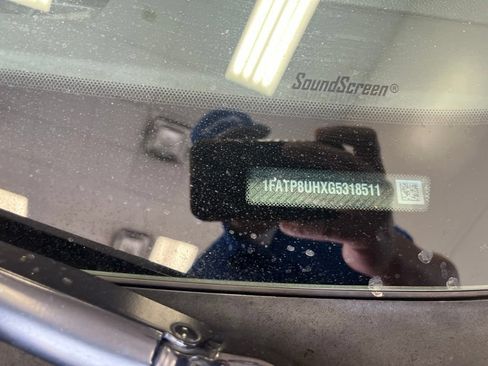 Used 2016 Ford Mustang Convertible RWD image 3