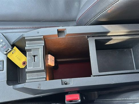 Used 2016 Chevrolet Equinox LTZ w/ Enhanced Convenience Package image 24