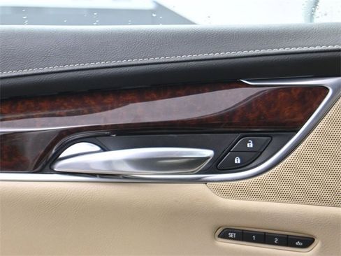 Used 2017 Cadillac XT5 Premium Luxury w/ LPO, Wheel Lock Package image 13