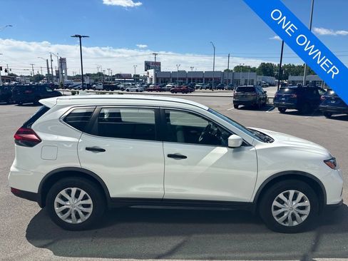 Used 2018 Nissan Rogue S AWD/4WD image 3