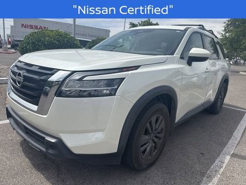 Certified 2022 Nissan Pathfinder SV w/ Cargo Package FWD image 2