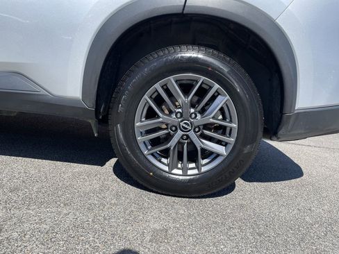 Used 2024 Nissan Rogue S AWD/4WD image 10