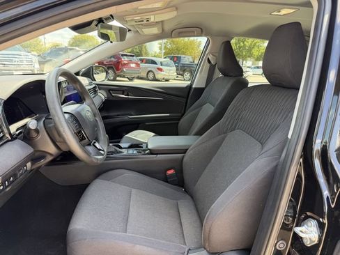 Used 2025 Toyota Camry LE FWD image 23