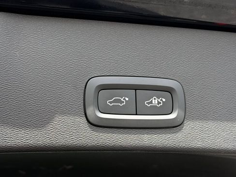Certified 2023 Volvo C40 P8 Recharge Ultimate AWD/4WD image 22