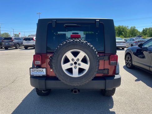 Used 2010 Jeep Wrangler Rubicon w/ PWR Convenience Group AWD/4WD image 3