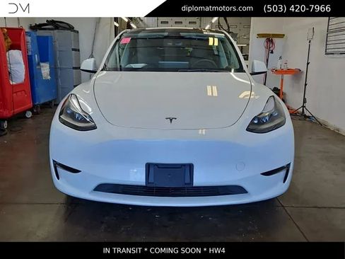 Used 2023 Tesla Model Y Long Range AWD/4WD image 2