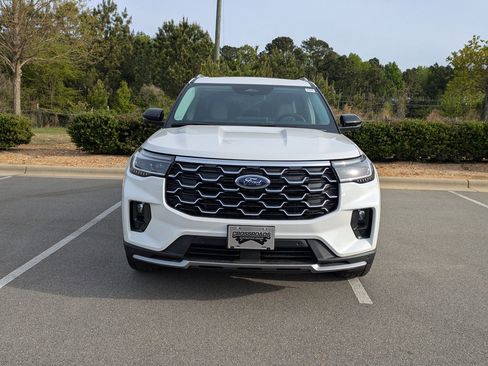 New 2026 Ford Explorer Platinum image 9