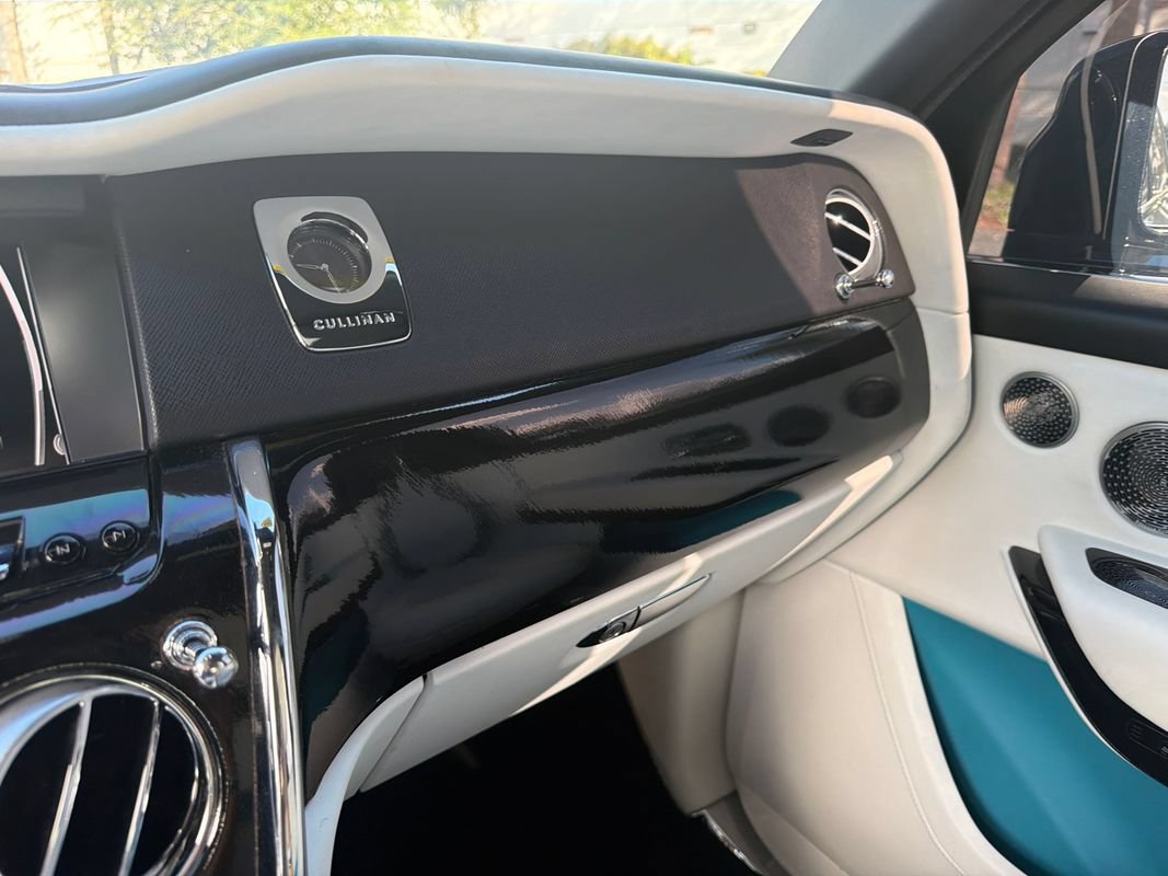 Used 2019 Rolls-Royce Cullinan AWD/4WD image 16